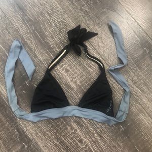 Sporty bikini top